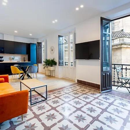 Luxury Gran Via Apartments-2